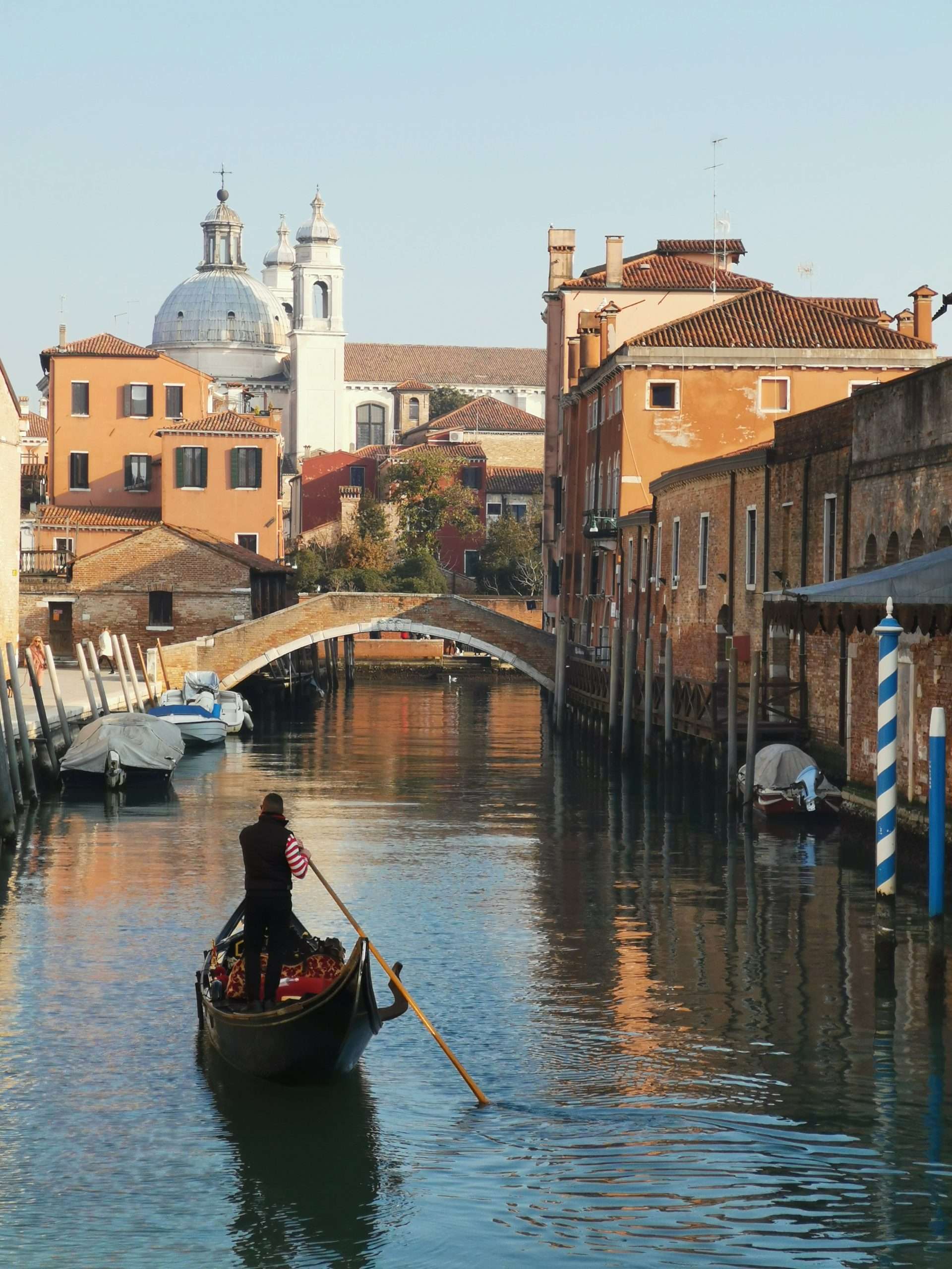 About 3 venezia - gondole e canali