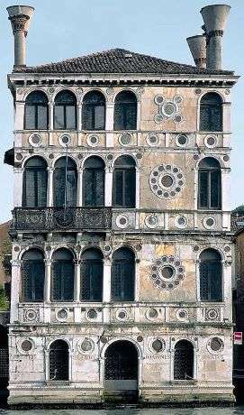 Fascino e Mistero a Venezia: 5 luoghi legati a storie inquietanti 12 Cà Dario e la sua maledizione