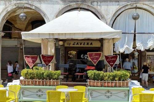 Caffè, una storia tutta veneziana lunga 400 anni 6 caffè a Venezia - caffè Lavena
