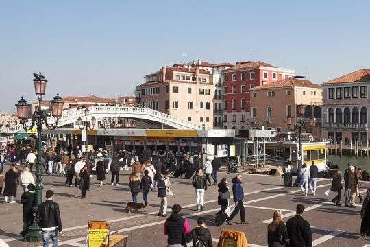 Biglietti e Mobilità a Venezia: la guida per risparmiare nel 2025. 7 Biglietterie Venezia