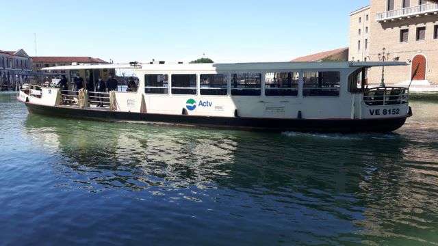 Biglietti e Mobilità a Venezia: la guida per risparmiare nel 2025. 9 vaporetto Venezia