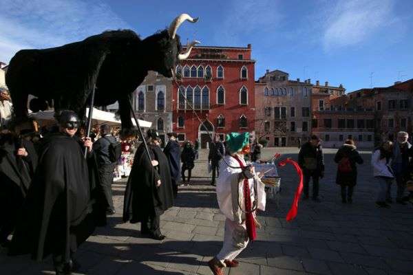 taglio della testa al toro