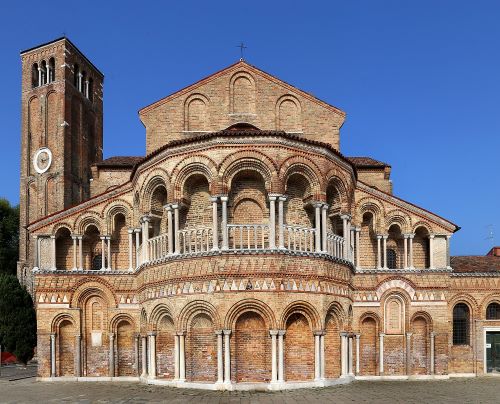 Isole Minori di Venezia: 12 mete alternative lontane dalla folla 5 Murano - Basilica Santi Maria e Donato