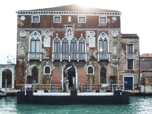 Isole Minori di Venezia: 12 mete alternative lontane dalla folla 6 Murano - Palazzo Da Mula