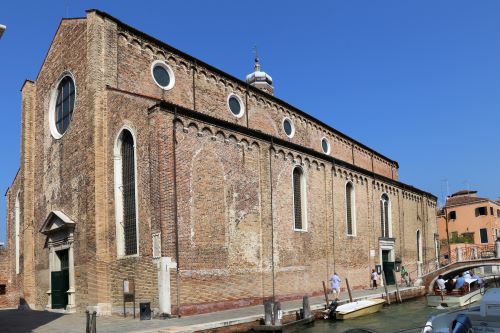 Isole Minori di Venezia: 12 mete alternative lontane dalla folla 4 Murano - San Pietro Martire