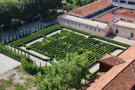 Isole Minori di Venezia: 12 mete alternative lontane dalla folla 30 San Giorgio Labirinto Borges