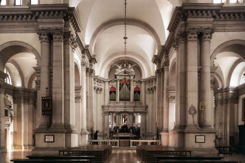 Isole Minori di Venezia: 12 mete alternative lontane dalla folla 29 San Giorgio interno basilica