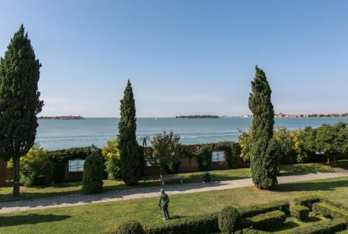 Isole Minori di Venezia: 12 mete alternative lontane dalla folla 32 San Servolo parco