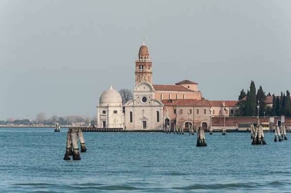 Isole Minori di Venezia: 12 mete alternative lontane dalla folla 37 san michele - isola