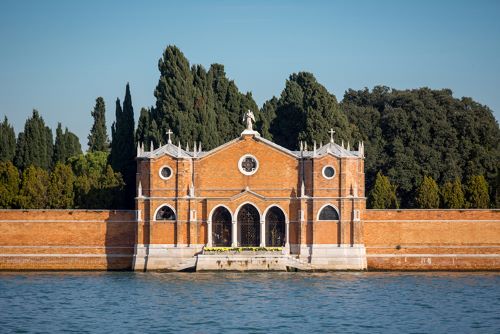 Isole Minori di Venezia: 12 mete alternative lontane dalla folla 38 san michele - porta d'acqua