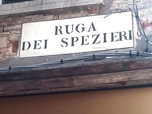 Nizioleti Veneziani, testimonianza affascinante di un tempo passato 23 Nizioleto ruga spezieri